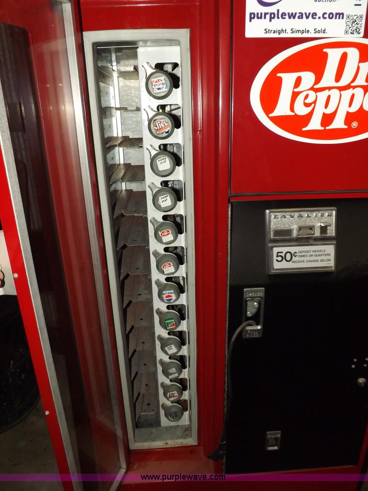 image for item I8362 Cavalier Dr Pepper soda machine