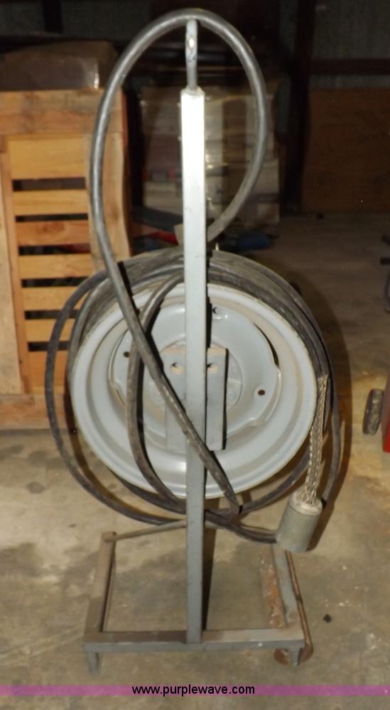 image for item I8363 Assorted shop items