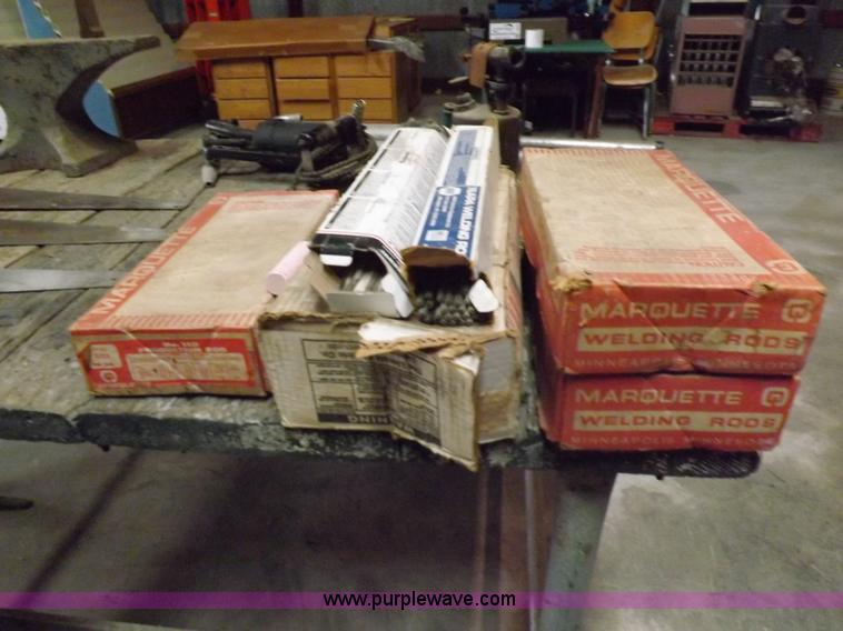 image for item I8363 Assorted shop items