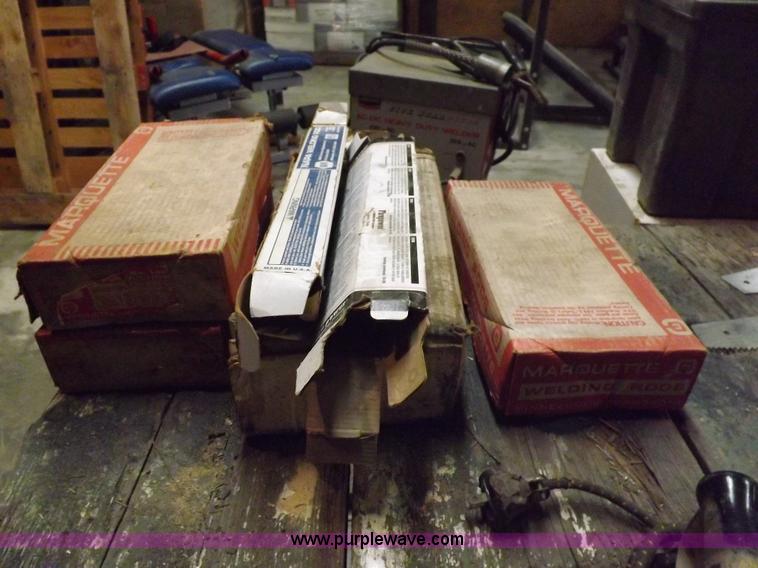 image for item I8363 Assorted shop items