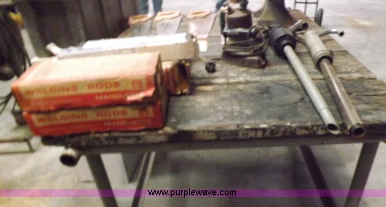 image for item I8363 Assorted shop items