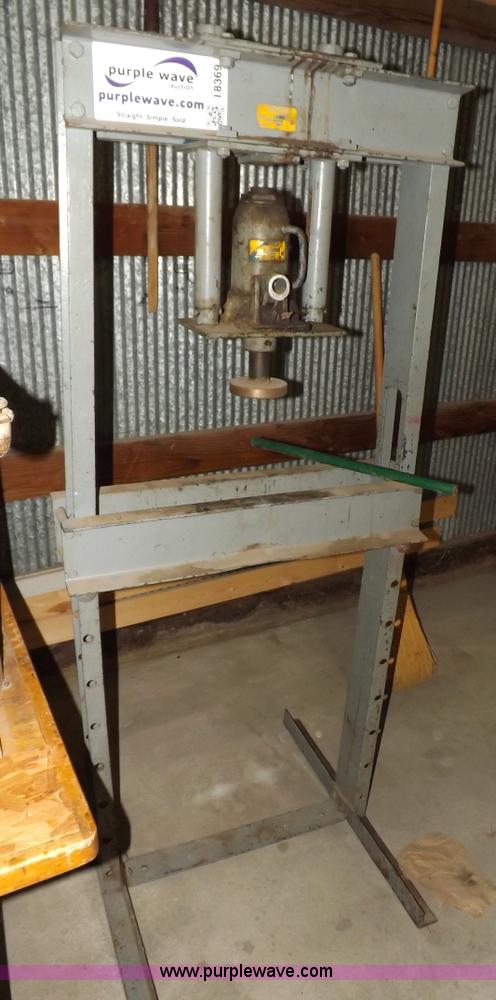 image for item I8369 Walker J-840 15 ton press