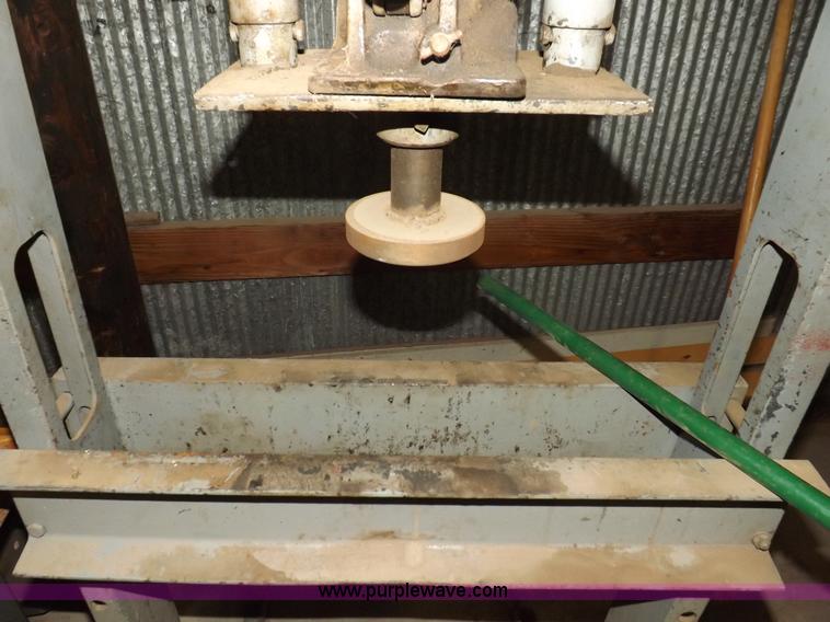 image for item I8369 Walker J-840 15 ton press