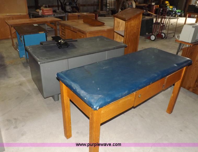 image for item I8370 Assorted desks, podiums, and tables