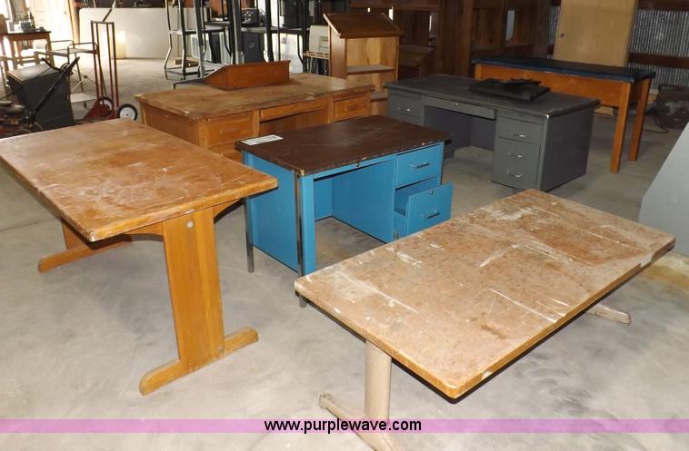image for item I8370 Assorted desks, podiums, and tables