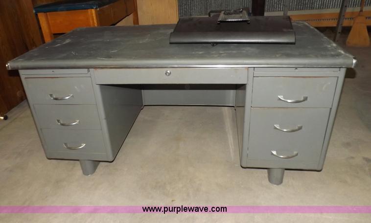 image for item I8370 Assorted desks, podiums, and tables