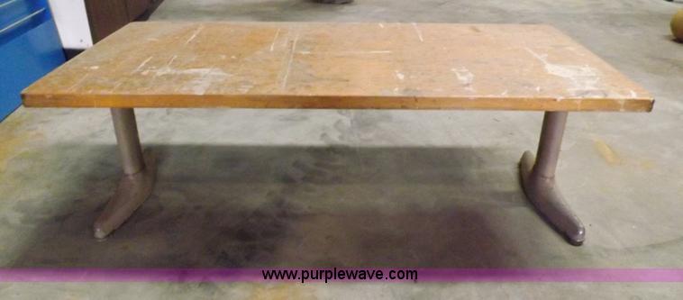 image for item I8370 Assorted desks, podiums, and tables