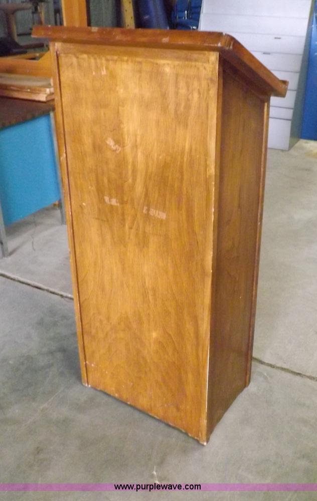 image for item I8370 Assorted desks, podiums, and tables