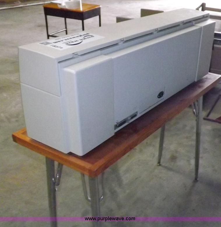 image for item I8371 Hwelett Packard DesignJet 250C printer