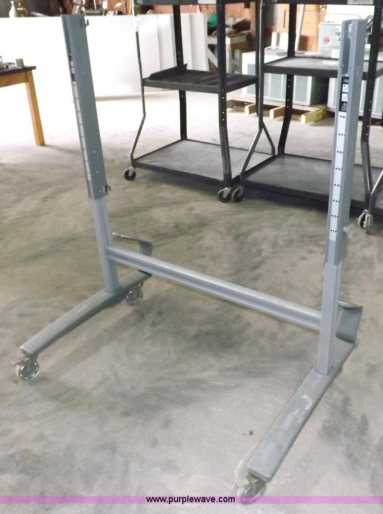 image for item I8372 (4) audio/visual stands/carts