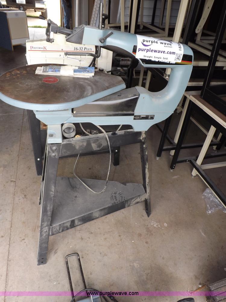 image for item I8389 Delta 40-680 scroll saw