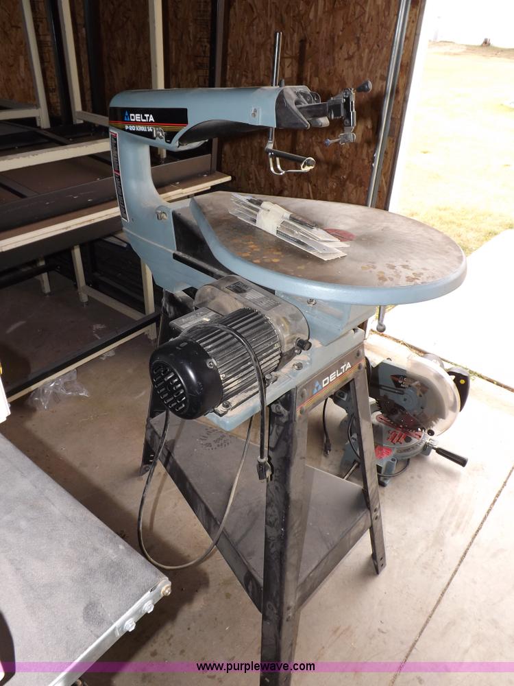 image for item I8389 Delta 40-680 scroll saw