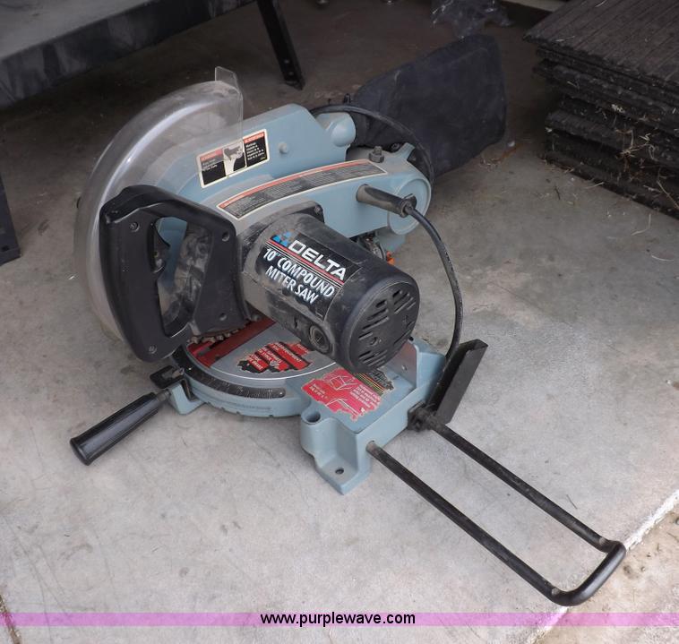 image for item I8389 Delta 40-680 scroll saw