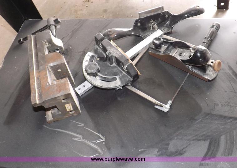 image for item I8389 Delta 40-680 scroll saw