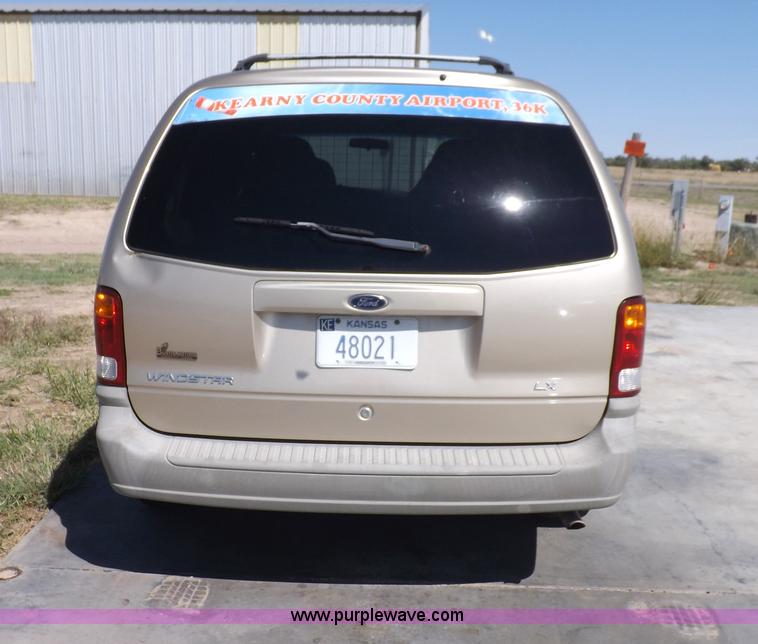 image for item I8490 2000 Ford Windstar LX van