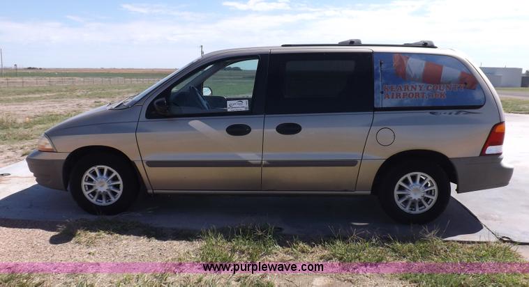 image for item I8490 2000 Ford Windstar LX van
