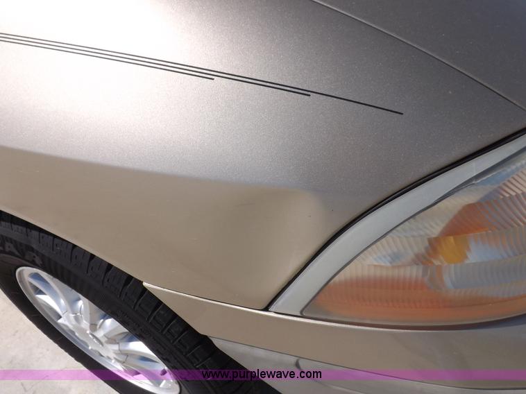 image for item I8490 2000 Ford Windstar LX van