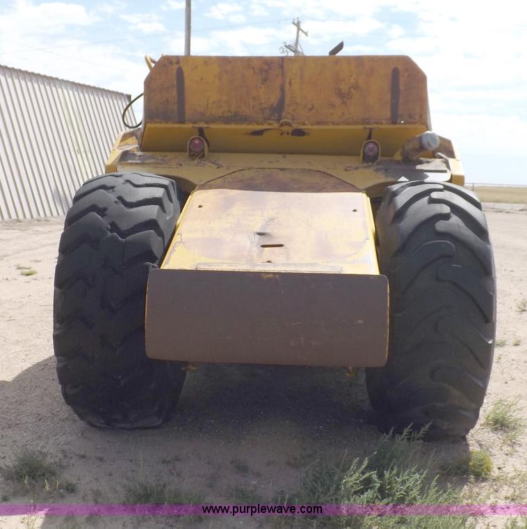 image for item I8491 1971 Caterpillar 613 elevating scraper