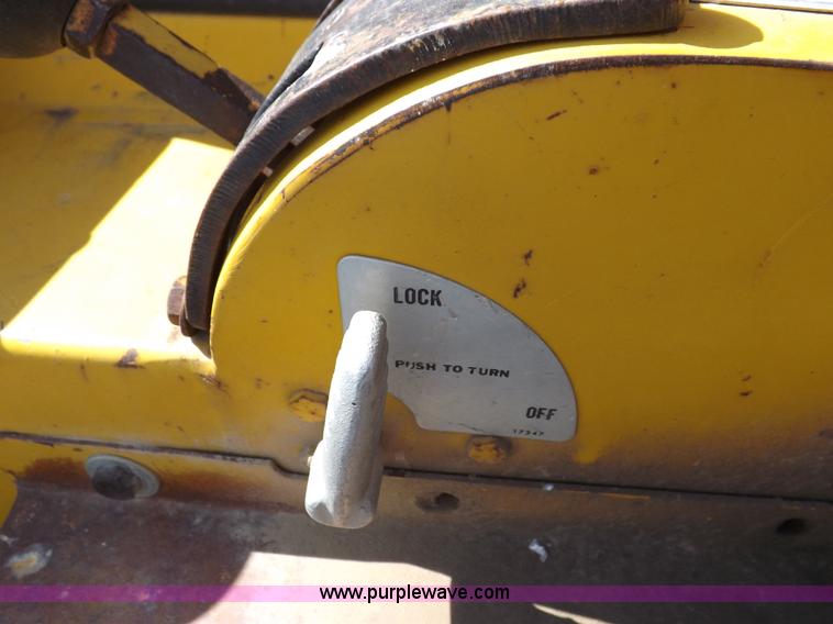 image for item I8491 1971 Caterpillar 613 elevating scraper