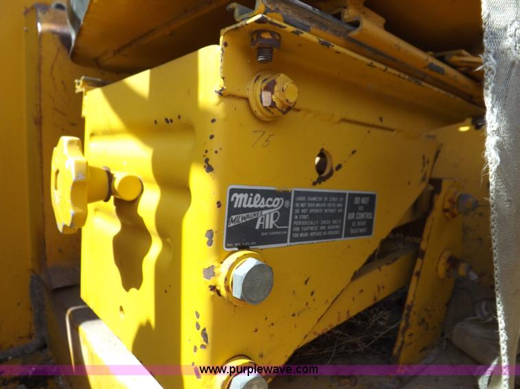 image for item I8491 1971 Caterpillar 613 elevating scraper