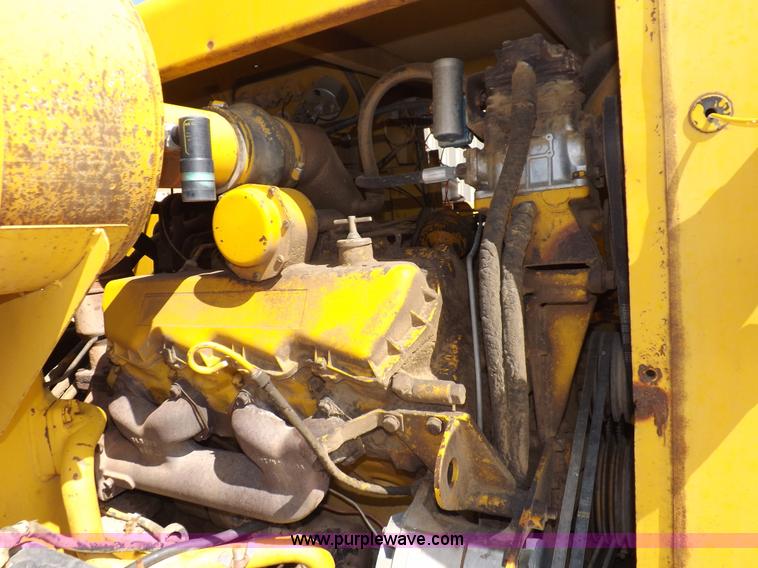 image for item I8491 1971 Caterpillar 613 elevating scraper