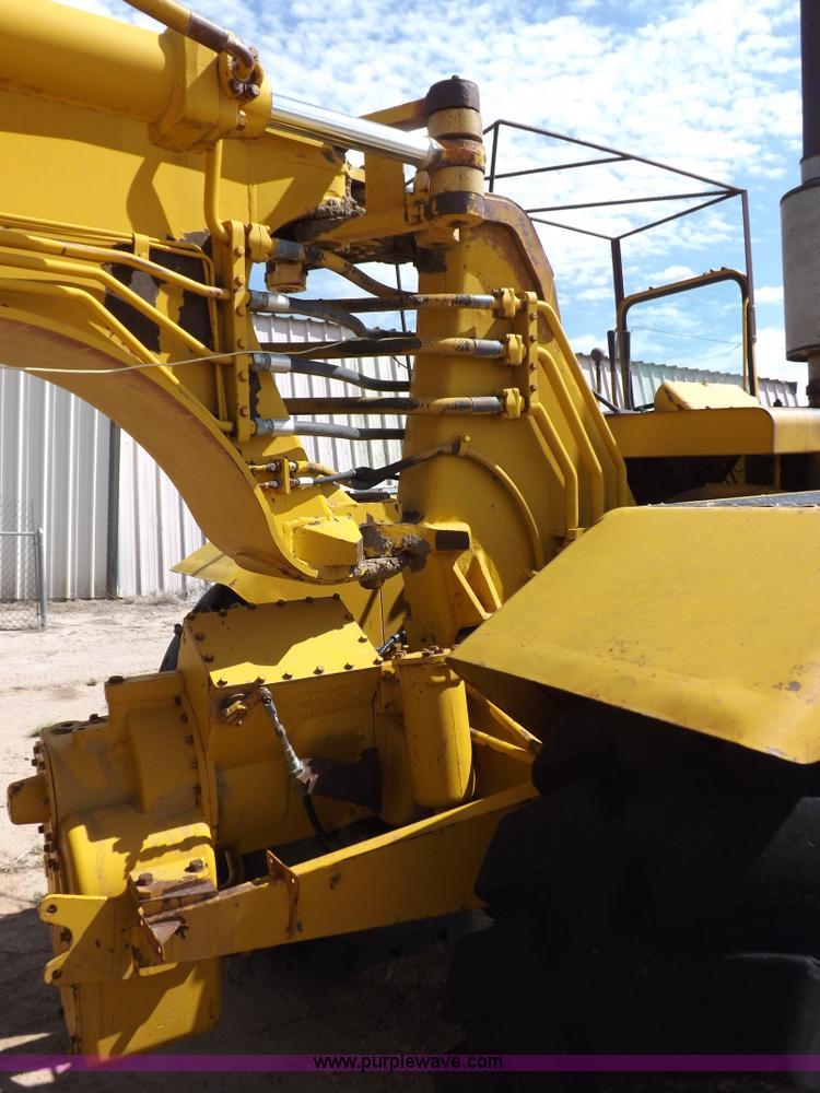 image for item I8491 1971 Caterpillar 613 elevating scraper