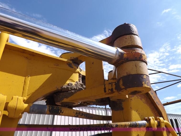 image for item I8491 1971 Caterpillar 613 elevating scraper