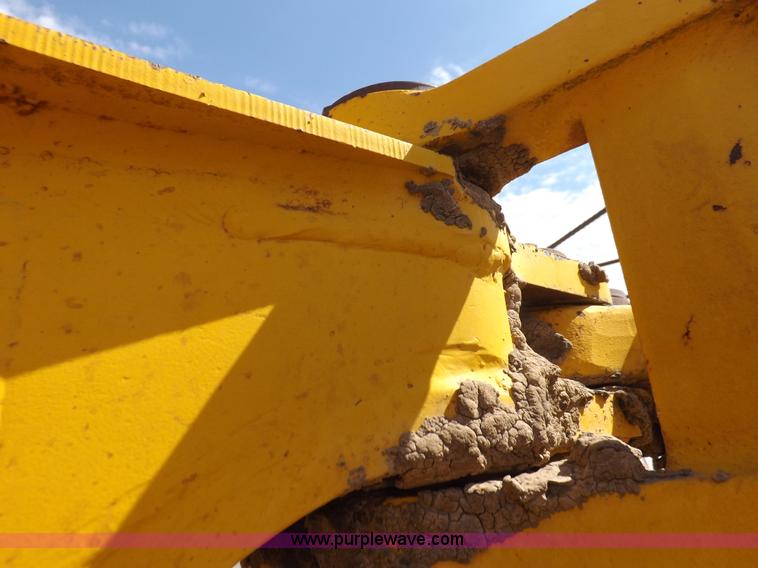 image for item I8491 1971 Caterpillar 613 elevating scraper