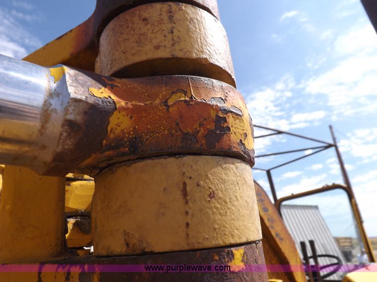 image for item I8491 1971 Caterpillar 613 elevating scraper