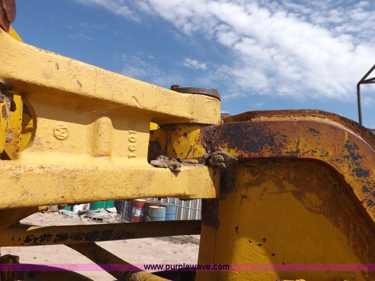 image for item I8491 1971 Caterpillar 613 elevating scraper