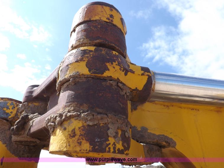 image for item I8491 1971 Caterpillar 613 elevating scraper