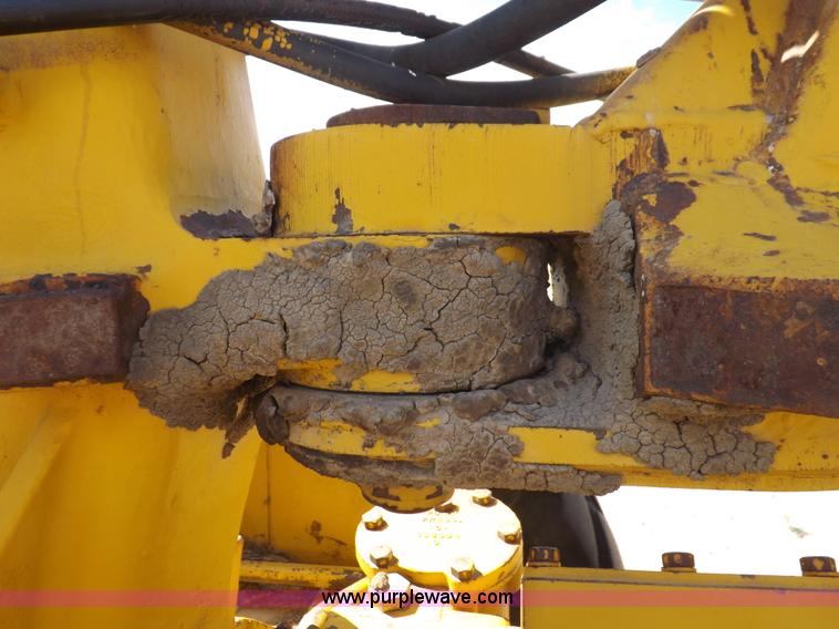 image for item I8491 1971 Caterpillar 613 elevating scraper