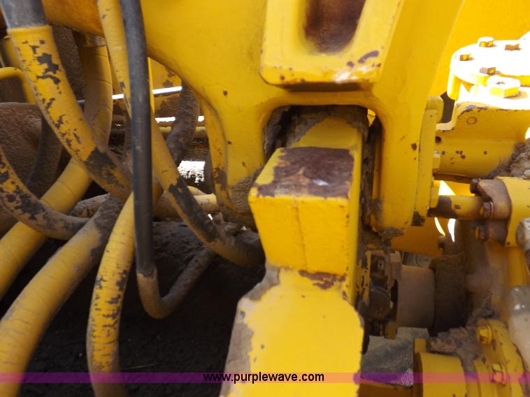 image for item I8491 1971 Caterpillar 613 elevating scraper