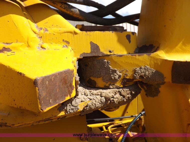 image for item I8491 1971 Caterpillar 613 elevating scraper