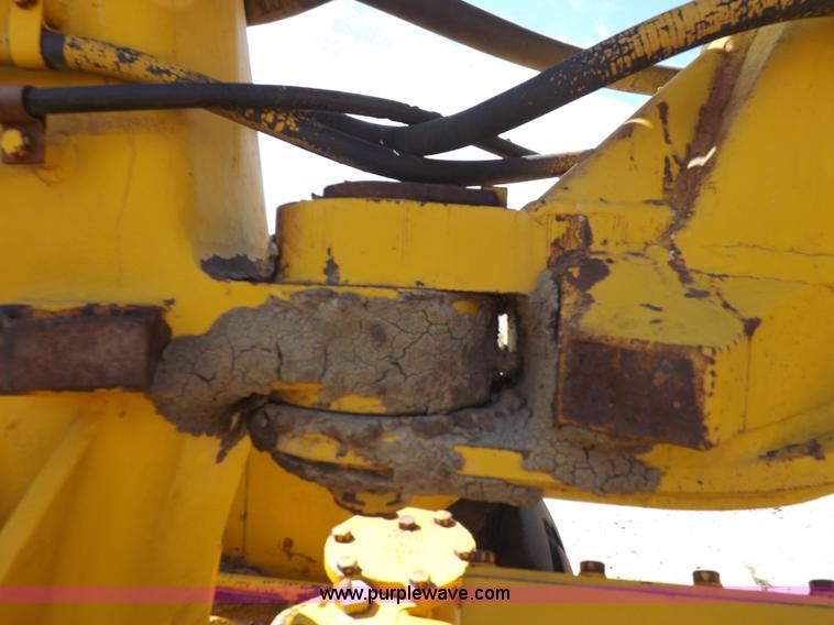 image for item I8491 1971 Caterpillar 613 elevating scraper