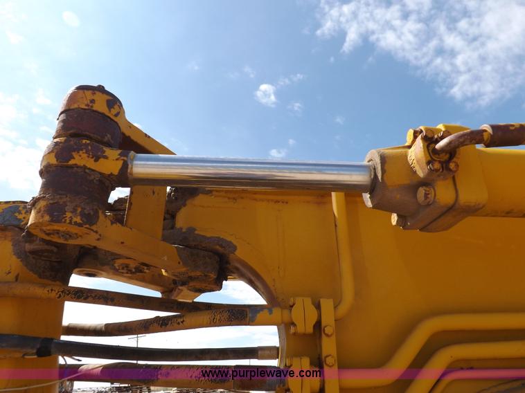 image for item I8491 1971 Caterpillar 613 elevating scraper