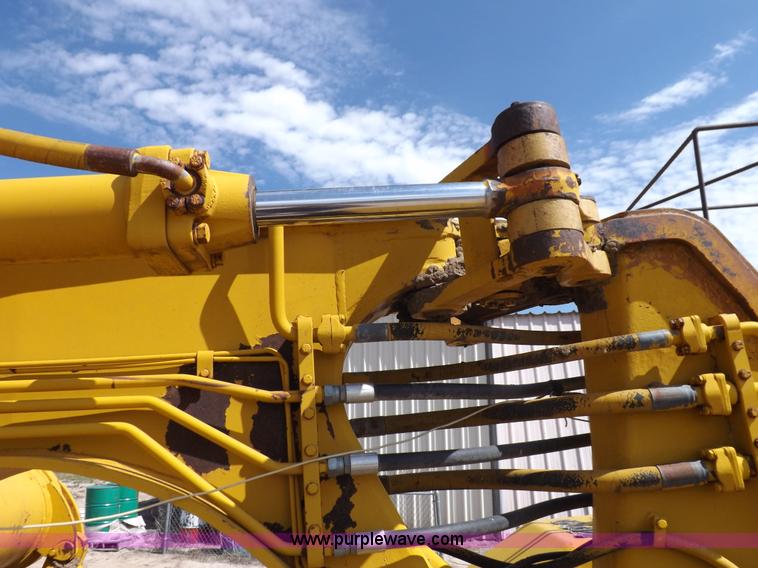 image for item I8491 1971 Caterpillar 613 elevating scraper