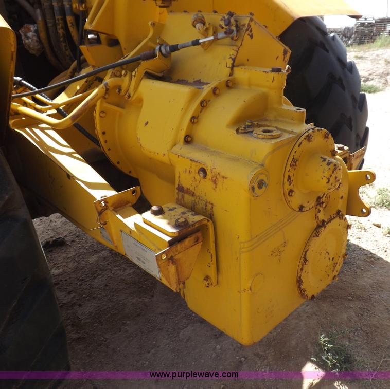 image for item I8491 1971 Caterpillar 613 elevating scraper