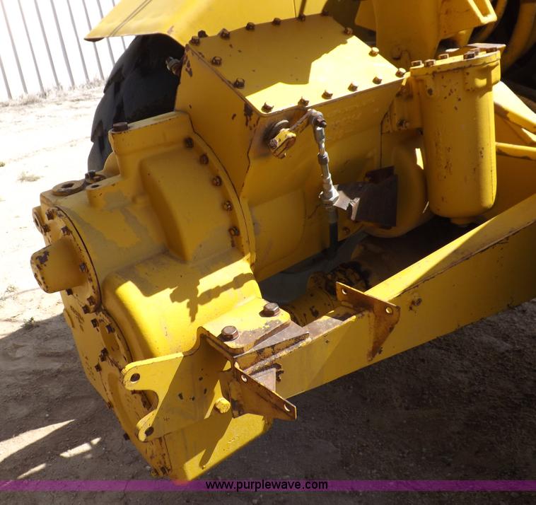 image for item I8491 1971 Caterpillar 613 elevating scraper