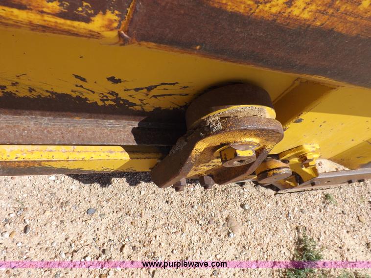 image for item I8491 1971 Caterpillar 613 elevating scraper