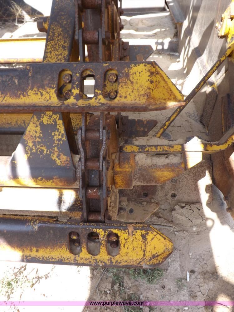 image for item I8491 1971 Caterpillar 613 elevating scraper