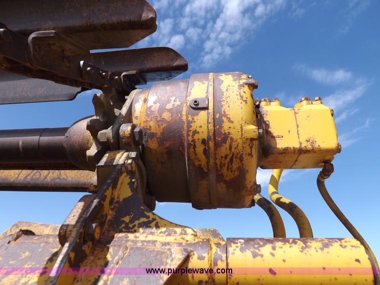 image for item I8491 1971 Caterpillar 613 elevating scraper