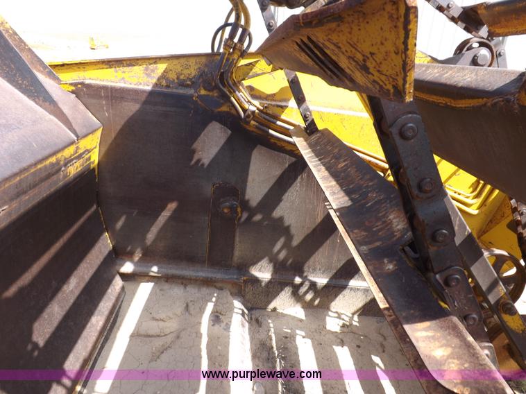 image for item I8491 1971 Caterpillar 613 elevating scraper