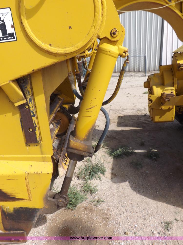 image for item I8491 1971 Caterpillar 613 elevating scraper