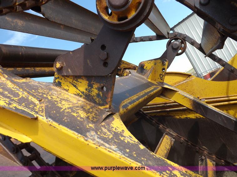 image for item I8491 1971 Caterpillar 613 elevating scraper