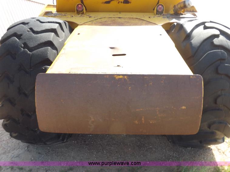 image for item I8491 1971 Caterpillar 613 elevating scraper