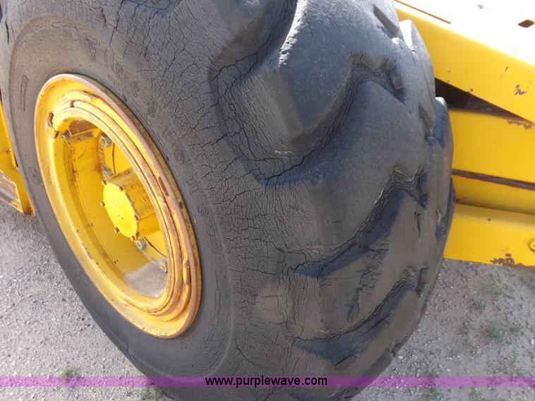 image for item I8491 1971 Caterpillar 613 elevating scraper