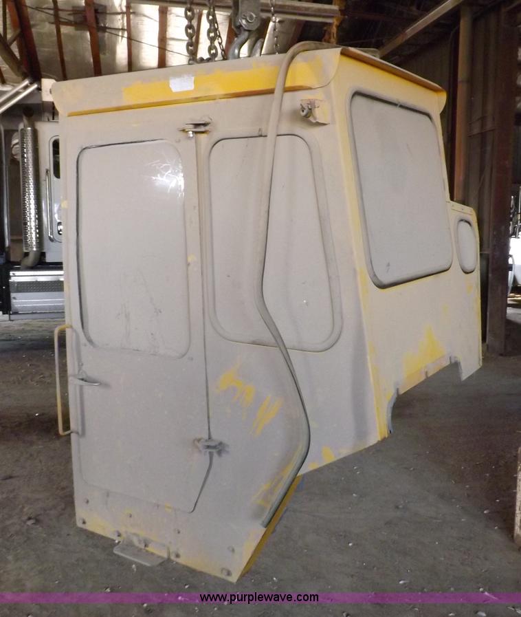 image for item I8491 1971 Caterpillar 613 elevating scraper