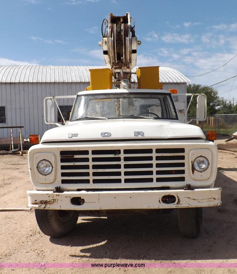 image for item I8492 1975 Ford F750E bucket truck