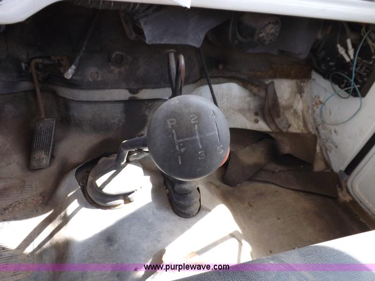 image for item I8492 1975 Ford F750E bucket truck